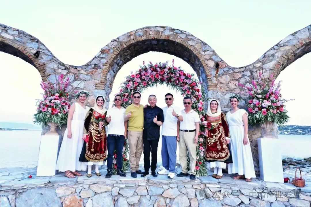 中國婚慶業(yè)代表團攜4對新人在希臘舉辦目的地婚禮，體驗蜜月旅行！